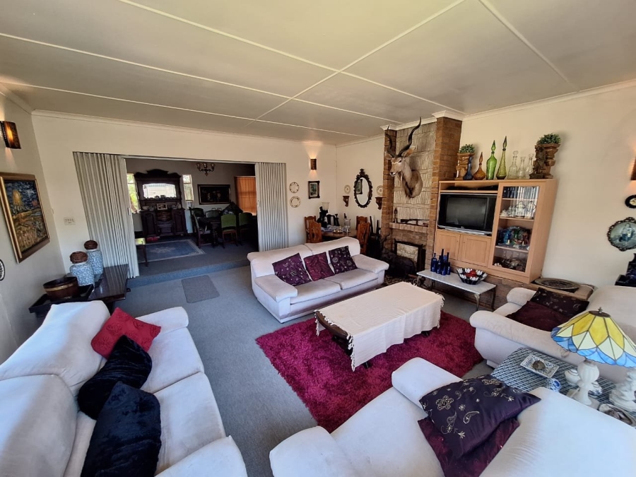 5 Bedroom Property for Sale in Fichardt Park Free State